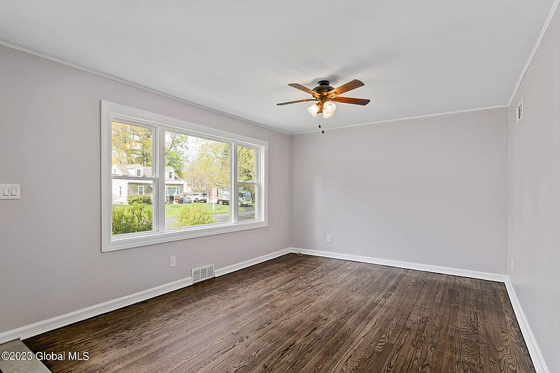 3rd image of 87 Shirley Drive