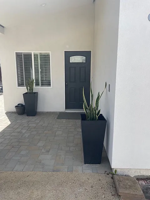 Entrance - 21 S Tassajara Dr