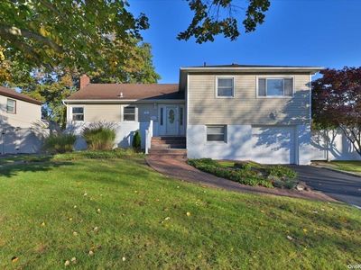 5 Bertha Lane, Massapequa Park, NY, 11762