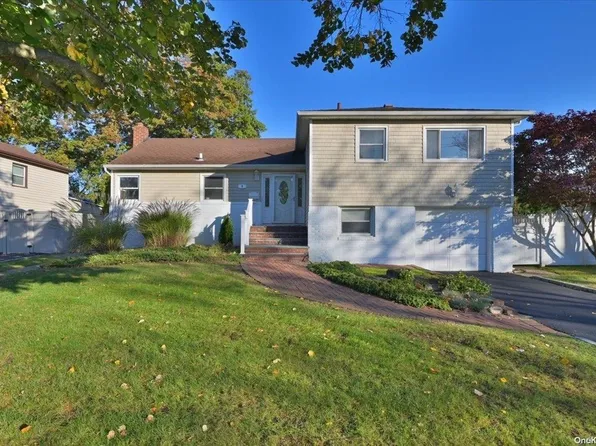 5 Bertha Lane, Massapequa Park, NY 11762