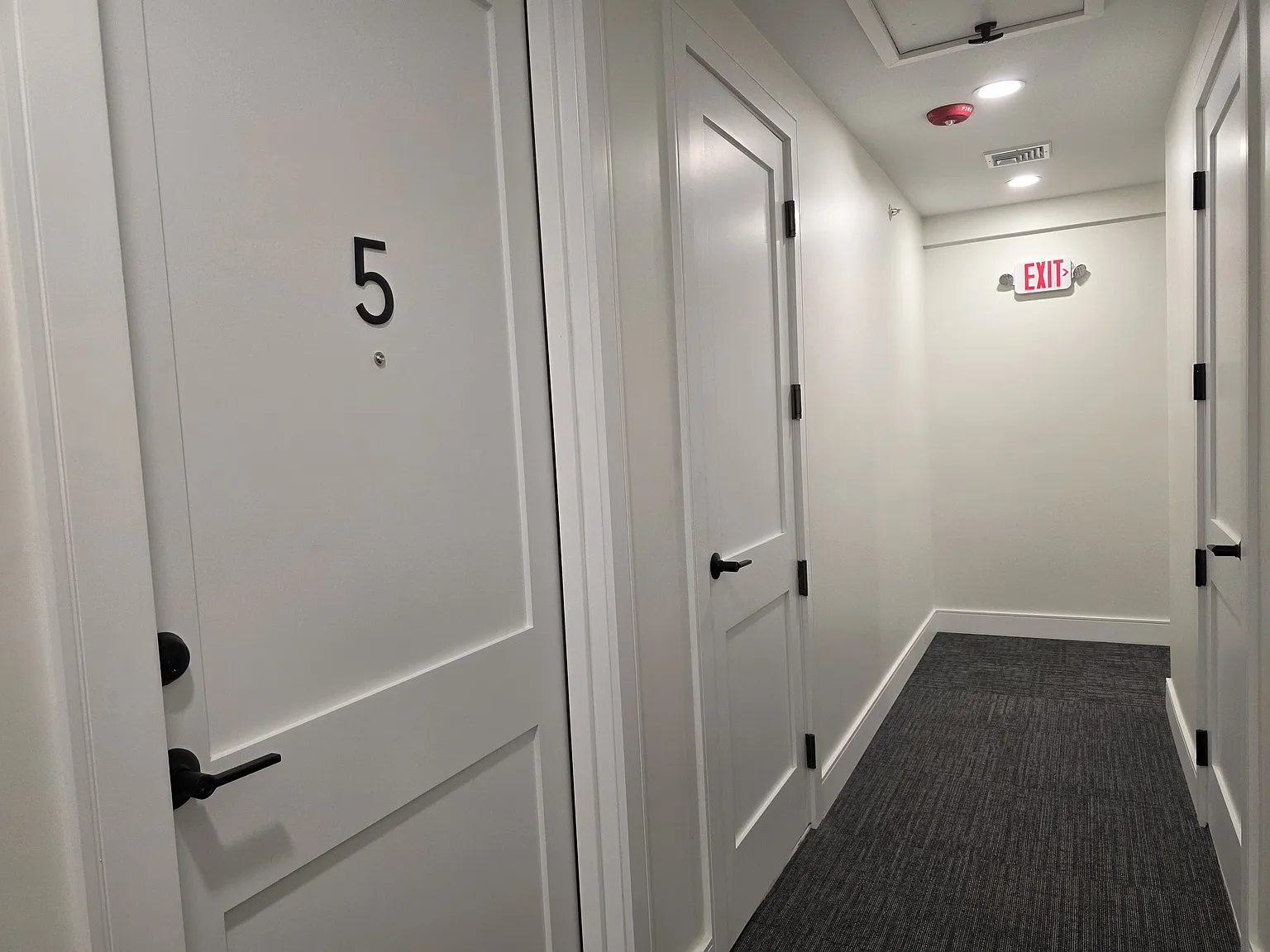 2 bed, 1100 sqft, $3,295 — Photo 3