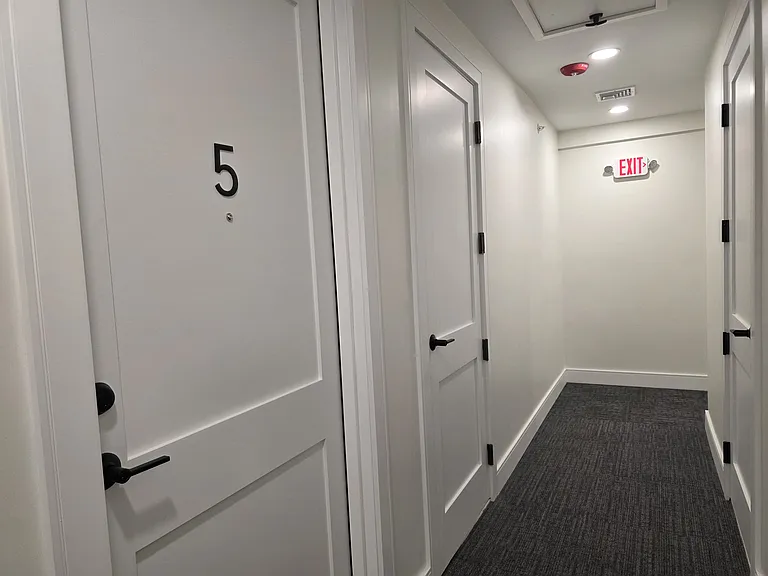 442 Main St #5 — Photo 3