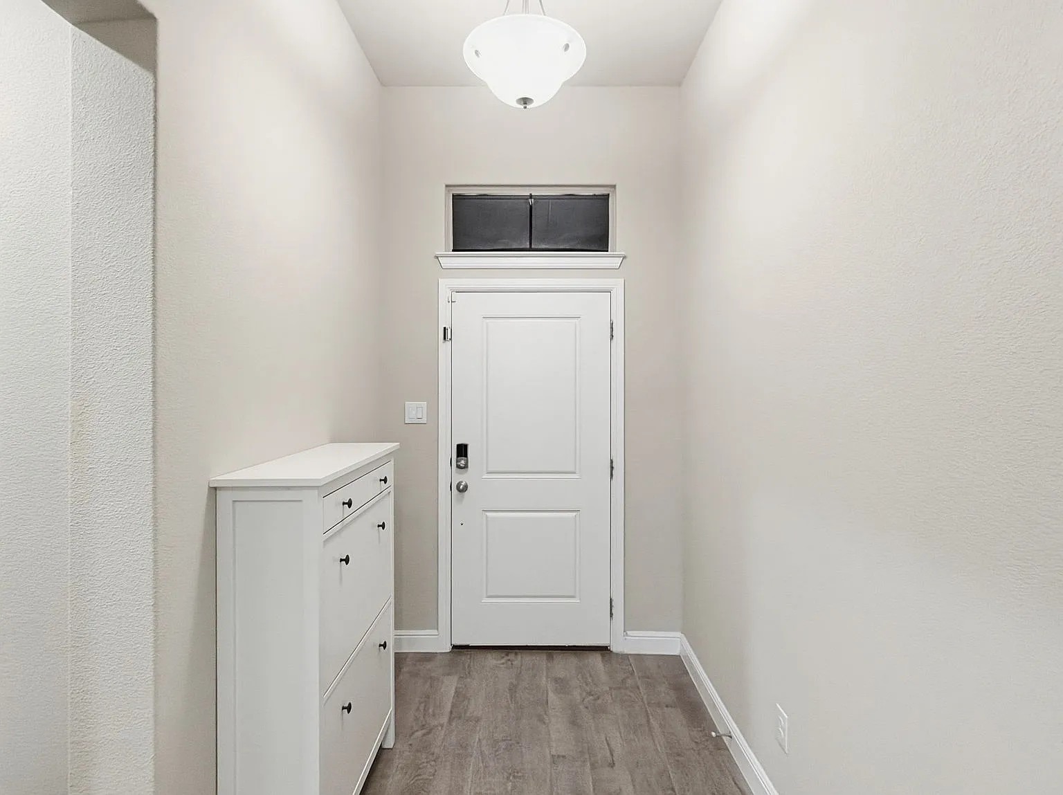 4 bed, 1659 sqft, $2,200 — Photo 2