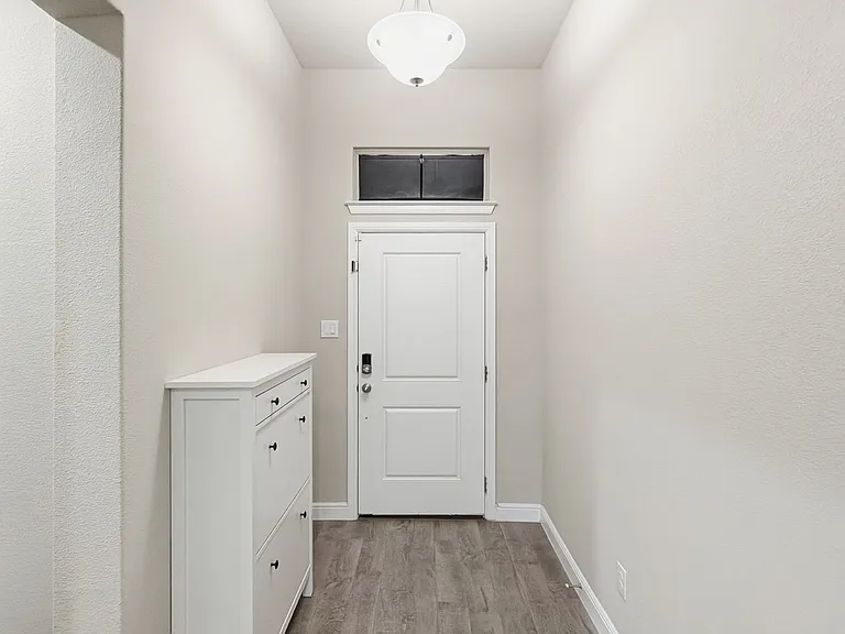 14525 Delphinus Dr — Photo 2