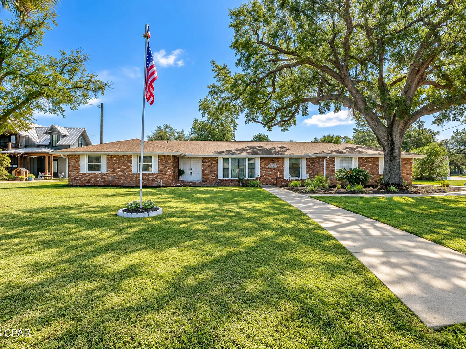 4 bed, 2336 sqft, $4,000 — Photo 1
