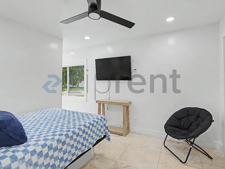1615 Taft St — Photo 15