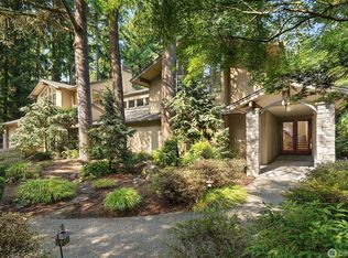 8300 SE 82nd St, Mercer Island, WA 98040