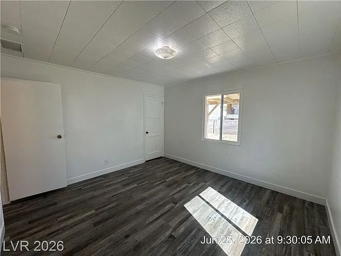 148 W Victory Rd — Photo 19