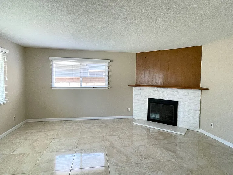 23370 Schoolcraft St — Photo 4