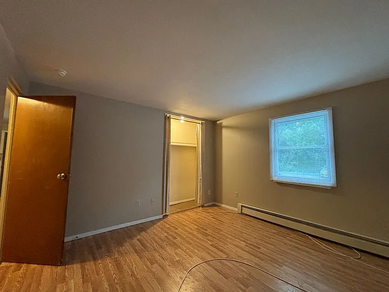 1868 Livingston Rd — Photo 16