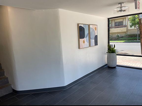 5th image of 12401 Chandler Blvd
