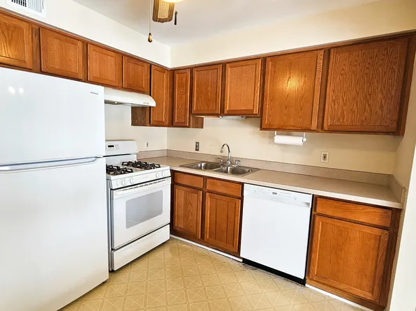 433 Fox Hills Dr S, Bloomfield Hills, MI