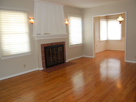 2nd image of 1326 N Niagara St