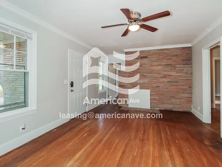 1731_003_living_room_13848664.jpg