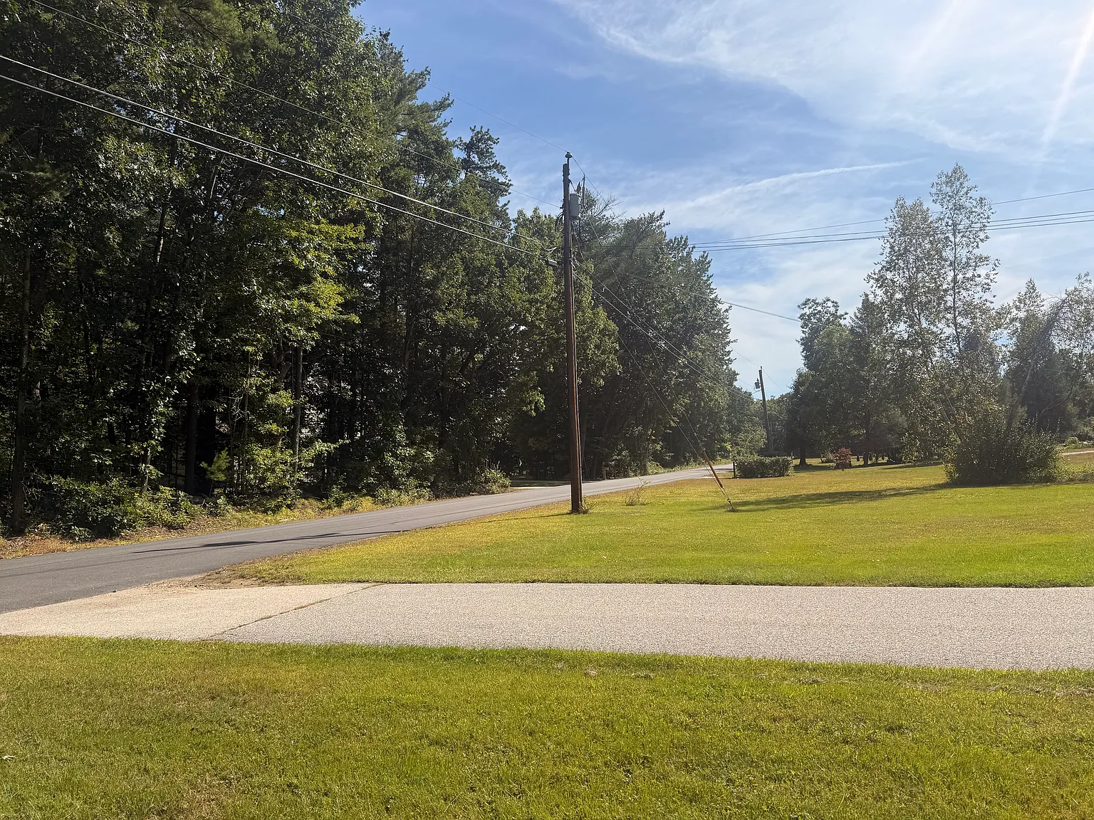 3 bed, 1.5 bath, 1420 sqft, $2,600 — Photo 3