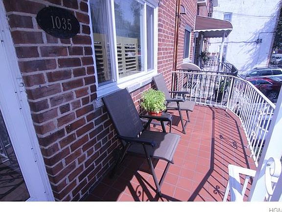 2nd image of 1035 Vincent Ave