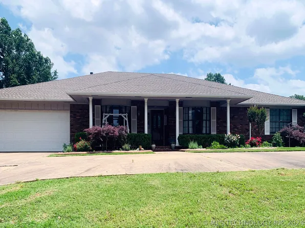 2704 Fort Davis Dr, Muskogee, OK 74403