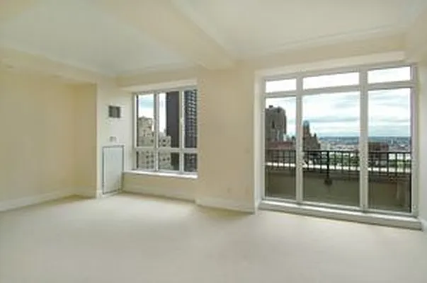 Rented by Beekman Regent Leasing  | media 31