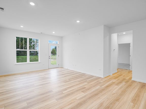 5th image of 12215 Barcroft Cir