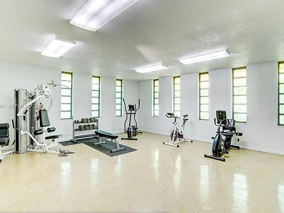 5th image of 5021 W Oakland Park Blvd APT 104