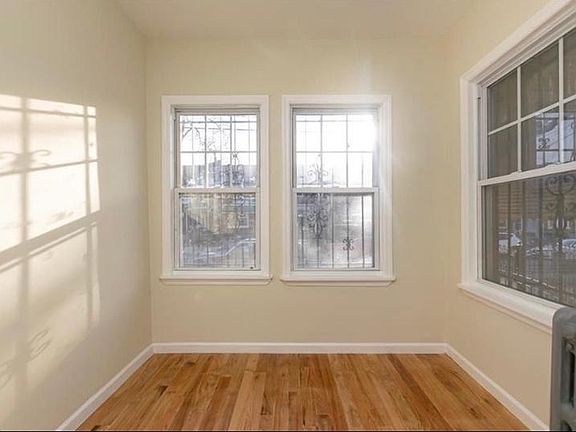 2nd image of 931 E 219th St Floor 1