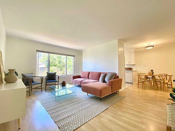 3rd image of 618 Pacific St APT 3