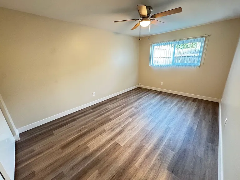 Orange Ave Apartments — Photo 9