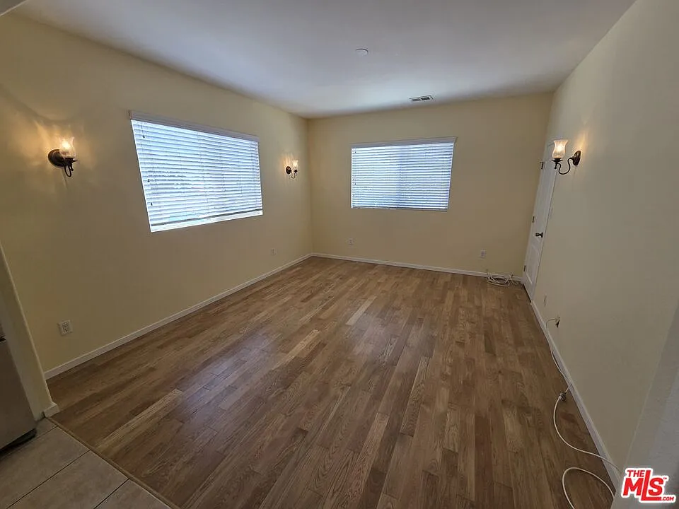 2 bed, 1.0 bath, 1019 sqft, $2,400 — Photo 2