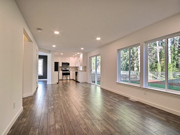 3rd image of 15318 4th Avenue Ct E