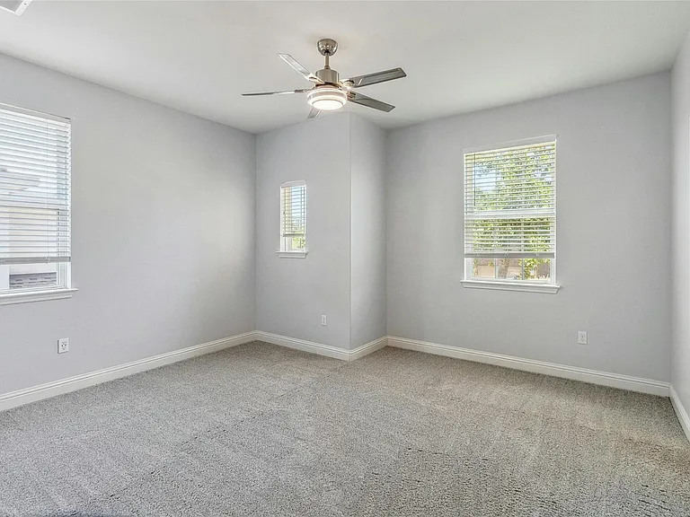 11813 Quintana Cv — Photo 18