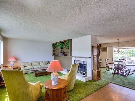 3rd image of 8928 Carlton Oaks Dr