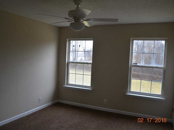 5th image of 260 Golden Pond Ave