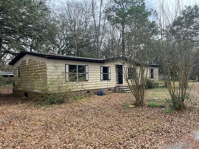 2nd image of 630 Boone Hill Rd