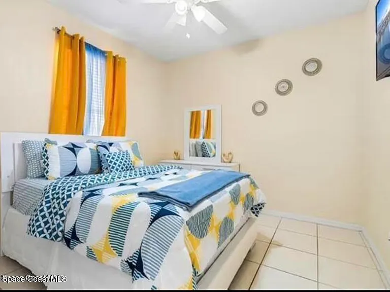463 Eldron Blvd NE — Photo 16