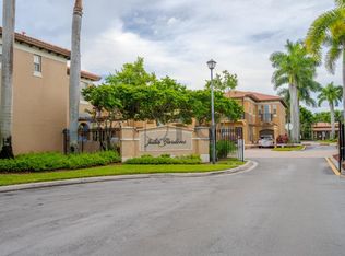 6880 Julia Gardens Dr, Coconut Creek, FL 33073
