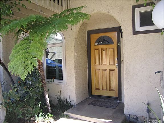 2nd image of 17420 Vanowen St Unit 4