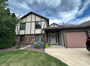 5 Brandywine Ct, Bloomington, IL 61704