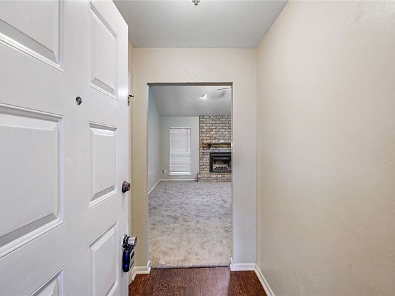 3rd image of 830 Alhambra Dr
