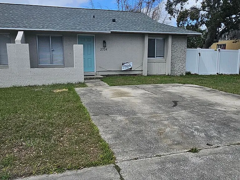 2734 Coral Reef Dr — Photo 2