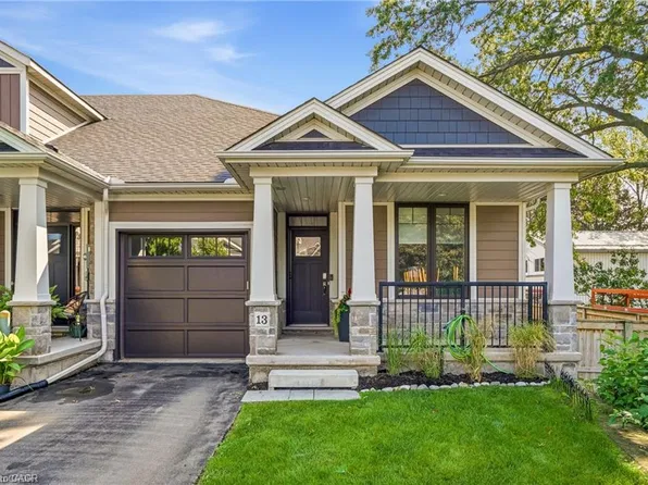 13 Turbinia Ct, Grimsby, ON L3M 0H8