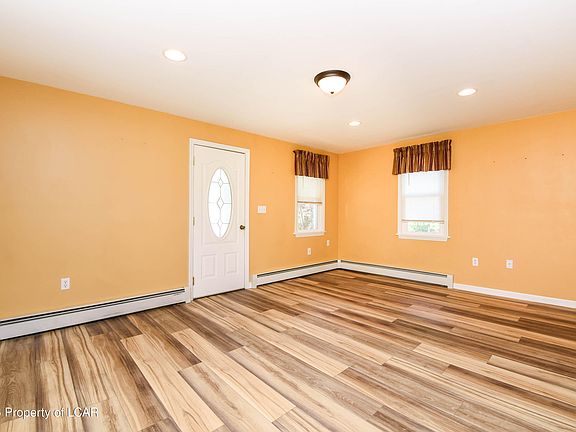 2nd image of 848 Spring St