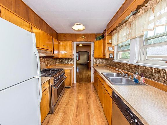 3rd image of 2104 10th St