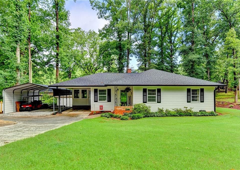 1st image of 307 Pine Cir