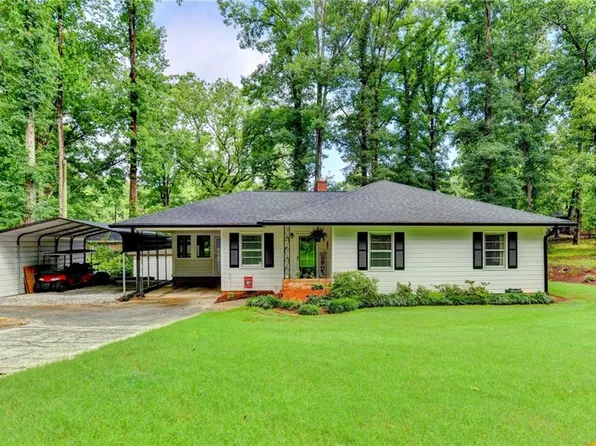 307 Pine Cir, Monroe, GA 30655