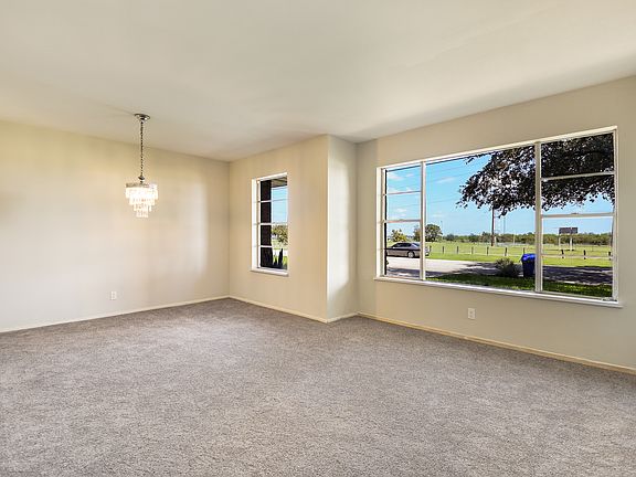 4th image of 3711 Meadowlark Ave