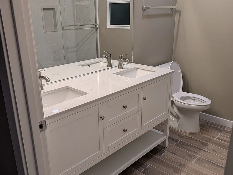 571 Southgate Rd — Photo 5