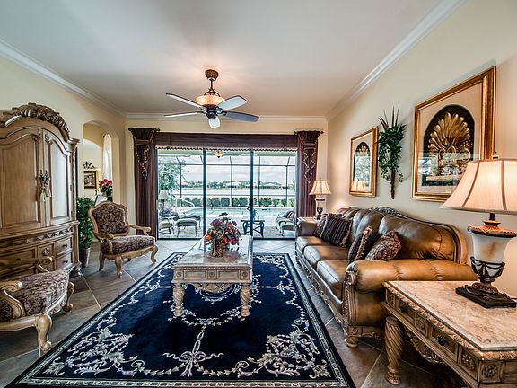 3rd image of 10136 Avalon Lake Cir