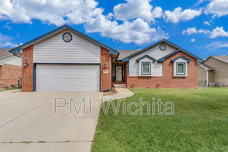 6514 W Briarwood Cir