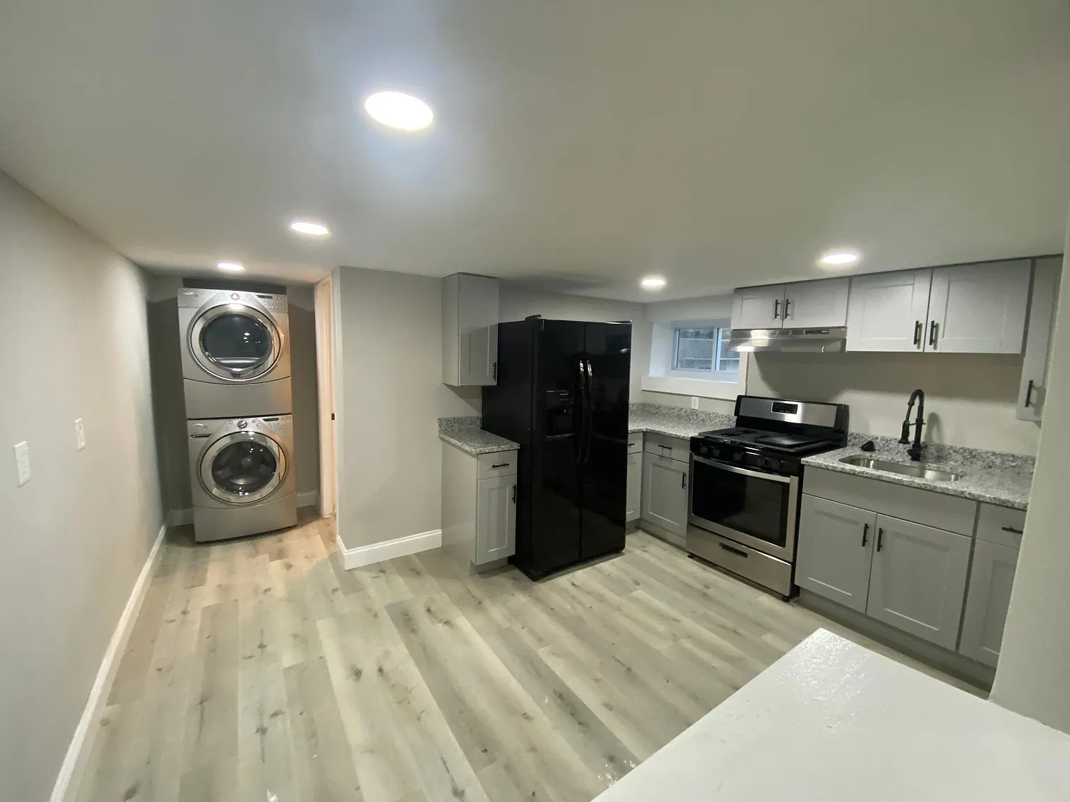 2 bed, 800 sqft, $1,500 — Photo 1