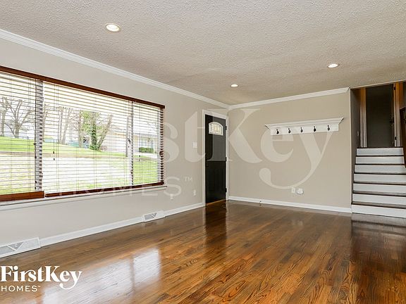3rd image of 1646 Stardust Dr